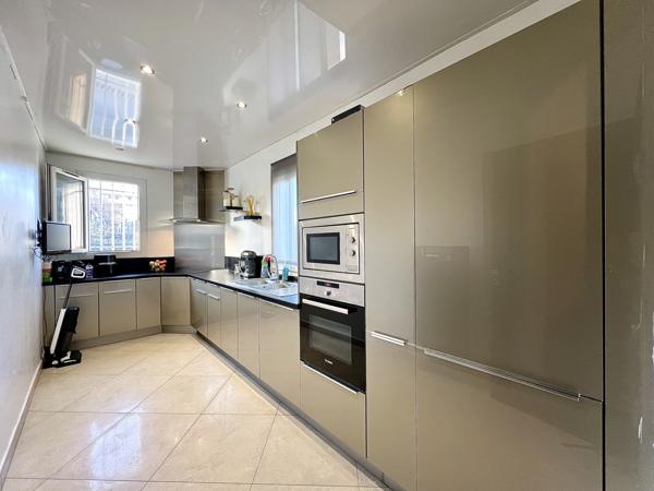 Les olives (13013) MARSEILLE 13013 - Les Olives - Appartement 3/4 pièces de 91m2 avec balcon, parking et garage.