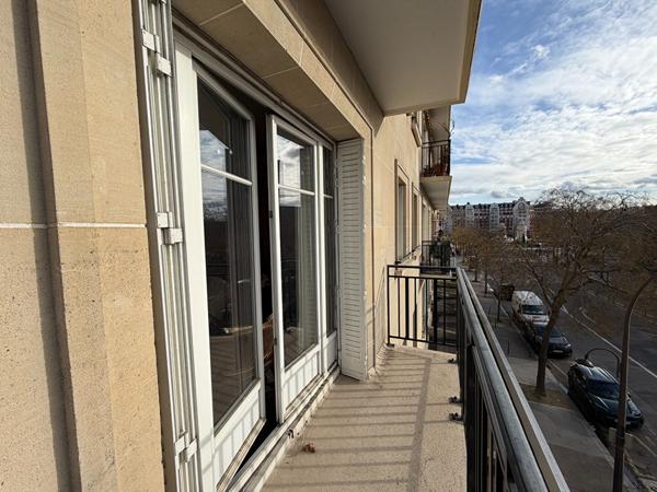 Appartement Paris 5pièce(s) 141 m2  carrez( balcon5 m2)