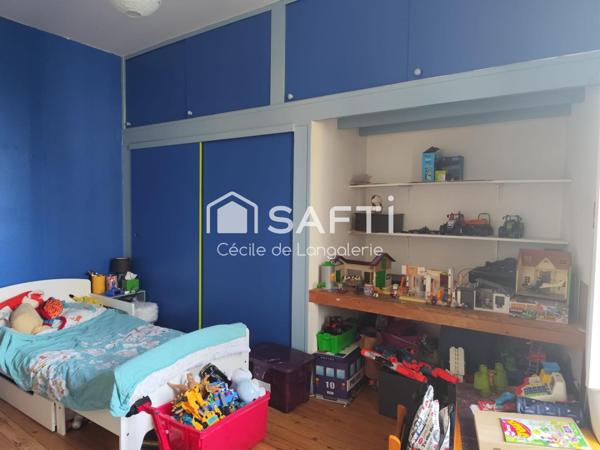 MAISON CENTRE VILLE TOUT CONFORT- JARDIN -6 PIECES