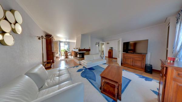 Maison sur sous-sol total a fort potentiel !!!!