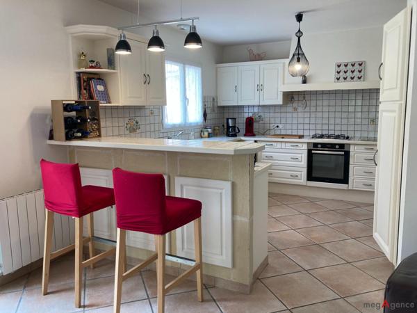 Maison à PUYNORMAND, 33660 - 8 pièces 175m²