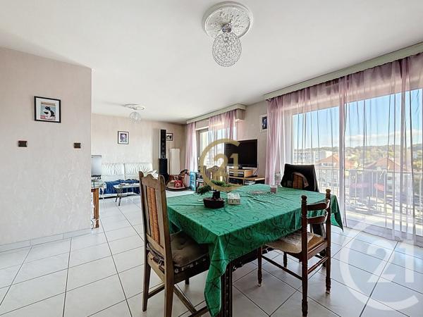 Appartement F4 à vendre  4 pièces - 90,18 m2 LURE - 70