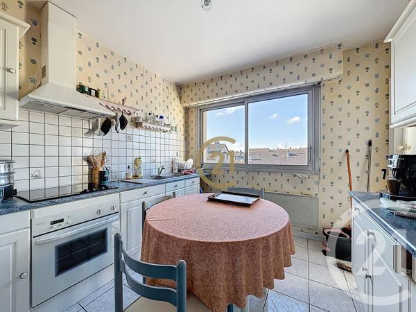 Appartement F4 à vendre  4 pièces - 90,18 m2 LURE - 70