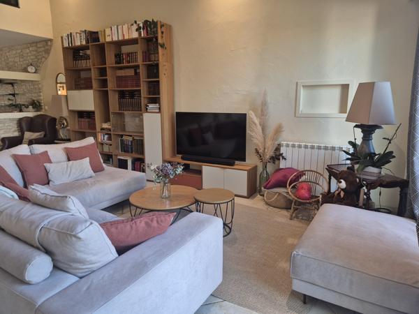 Belle et grande maison de ville