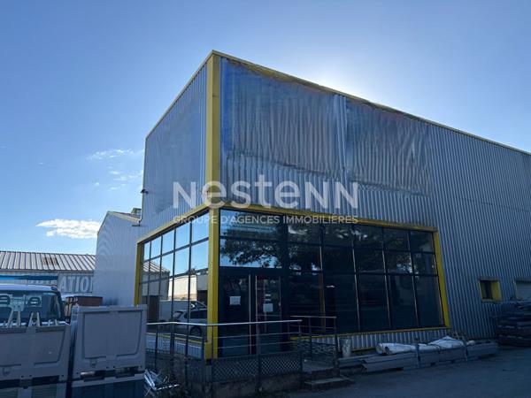 Local commercial Theix Noyalo 370 m2 pleine vue 4 voies