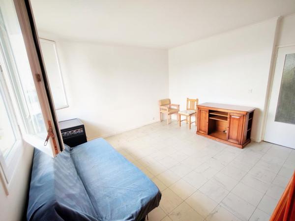 Dans résidence ravalée et isolée, 2 pièces de 52 m² avec parking
