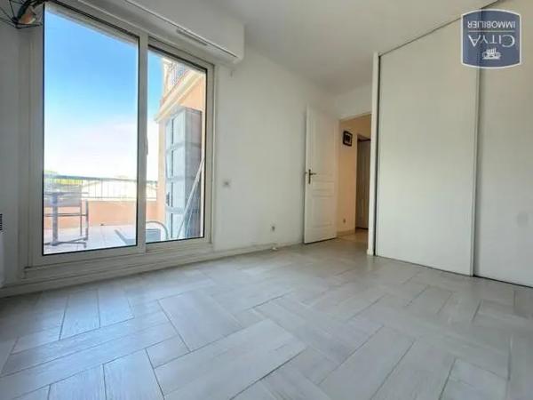 Appartement à vendre 4 pièces 92.06m² Antibes (06600)