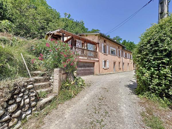 PAMIERS : CORPS DE FERME RENOVE SUR UN TERRAIN DE 5730M2