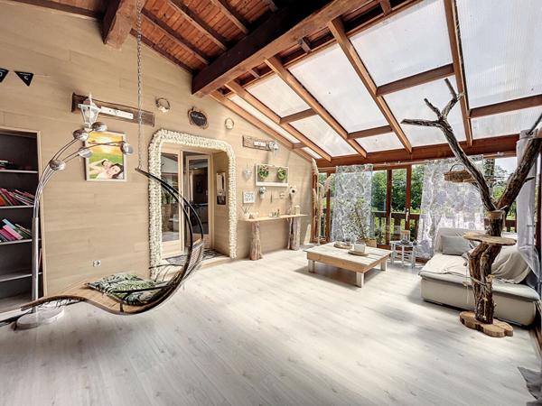 PAMIERS : CORPS DE FERME RENOVE SUR UN TERRAIN DE 5730M2