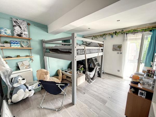 PAMIERS : CORPS DE FERME RENOVE SUR UN TERRAIN DE 5730M2