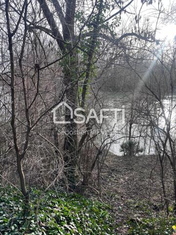 Terrain en bordure de MARNE