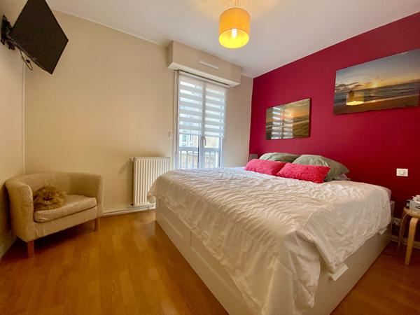 A VENDRE DINAN APPARTEMENT DE TYPE 4, 3 CHAMBRES BALCON ET STATIONNEMENT PRIVATIF
