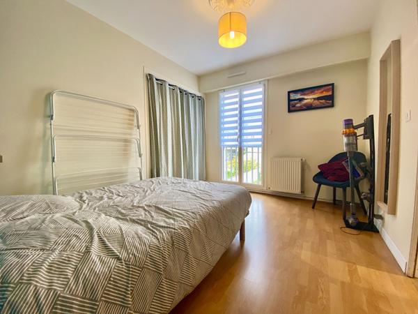 A VENDRE DINAN APPARTEMENT DE TYPE 4, 3 CHAMBRES BALCON ET STATIONNEMENT PRIVATIF