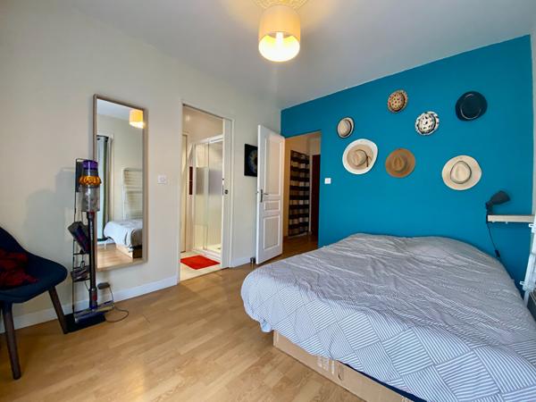 A VENDRE DINAN APPARTEMENT DE TYPE 4, 3 CHAMBRES BALCON ET STATIONNEMENT PRIVATIF