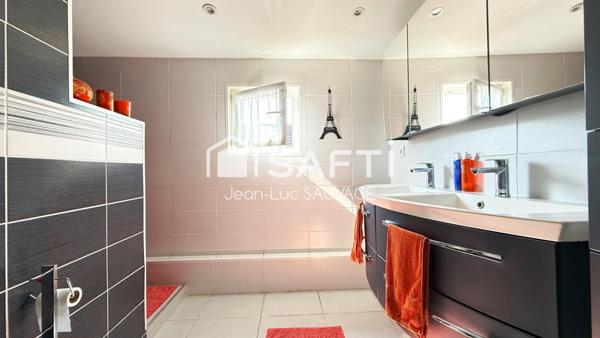 1/2 individuelle rare 3 chambres, jardin et garage