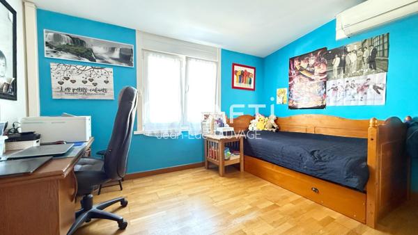 1/2 individuelle rare 3 chambres, jardin et garage