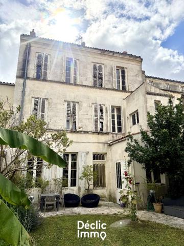 Vente maison de ville Rochefort, 300m² 9 pièces 627 000€ Charente-maritime