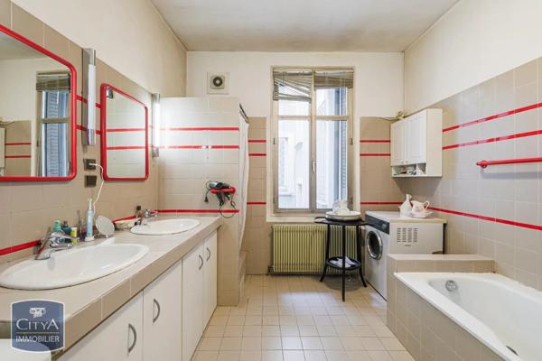 Maison à vendre 6 pièces 197m² Grenoble (38000)