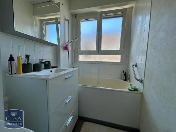Appartement à louer 2 pièces 49.41m² Alençon (61000)
