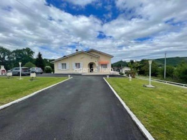 Maison - Proximite oloron-sainte-marie - Réf.:205288 AU CALME, VILLA DE CONCEPTION PLAIN-PIED AVEC GARAGE EN SOUS-SOL ET VUE SUR MONTAGNES (baisse de prix)