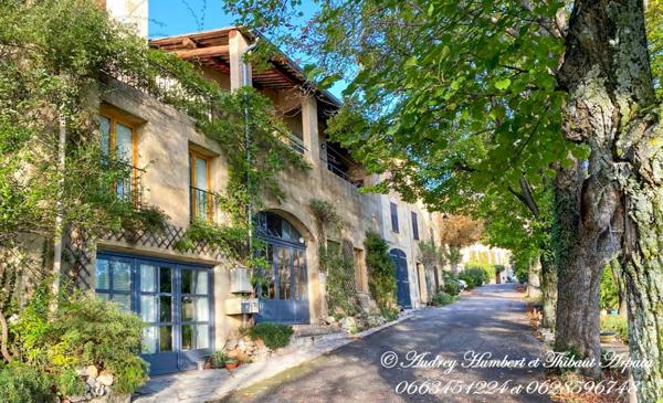 EXCLUSIVITE, à ST JURS, Maison de ville de 215 m² avec Terrasses et ateliers d'art (ou garage)