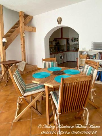 EXCLUSIVITE, à ST JURS, Maison de ville de 215 m² avec Terrasses et ateliers d'art (ou garage)