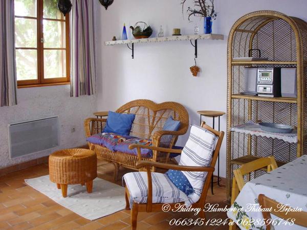 EXCLUSIVITE, à ST JURS, Maison de ville de 215 m² avec Terrasses et ateliers d'art (ou garage)