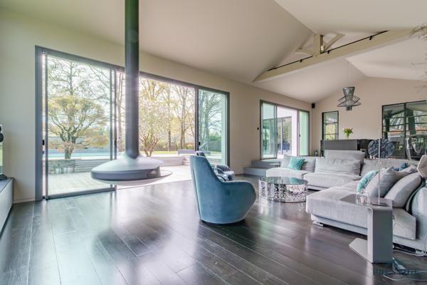 BASSE-GOULAINE - VILLA D'ARCHITECTE DE 344M2 HABITABLES - PISCINE ET TERRAIN DE 2826 M2