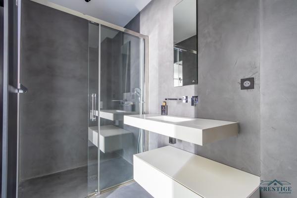 BASSE-GOULAINE - VILLA D'ARCHITECTE DE 344M2 HABITABLES - PISCINE ET TERRAIN DE 2826 M2
