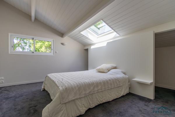 BASSE-GOULAINE - VILLA D'ARCHITECTE DE 344M2 HABITABLES - PISCINE ET TERRAIN DE 2826 M2