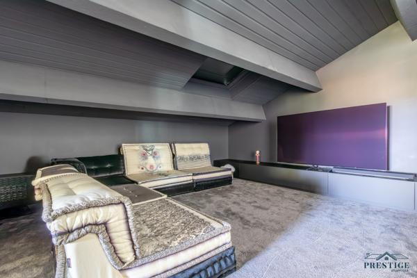 BASSE-GOULAINE - VILLA D'ARCHITECTE DE 344M2 HABITABLES - PISCINE ET TERRAIN DE 2826 M2