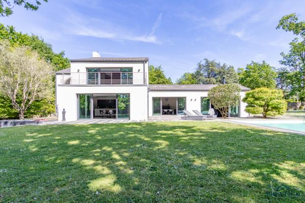 BASSE-GOULAINE - VILLA D'ARCHITECTE DE 344M2 HABITABLES - PISCINE ET TERRAIN DE 2826 M2