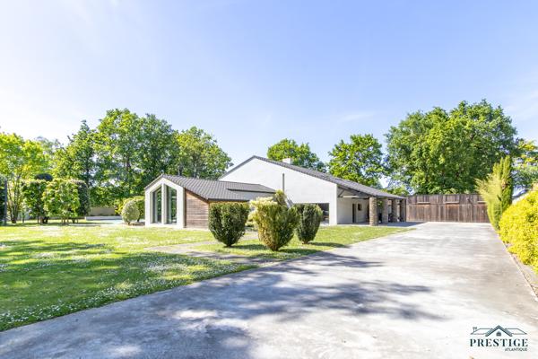BASSE-GOULAINE - VILLA D'ARCHITECTE DE 344M2 HABITABLES - PISCINE ET TERRAIN DE 2826 M2