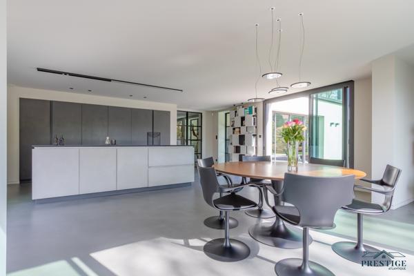 BASSE-GOULAINE - VILLA D'ARCHITECTE DE 344M2 HABITABLES - PISCINE ET TERRAIN DE 2826 M2