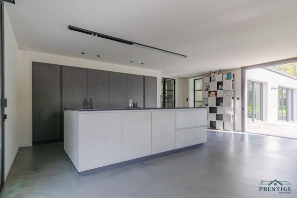 BASSE-GOULAINE - VILLA D'ARCHITECTE DE 344M2 HABITABLES - PISCINE ET TERRAIN DE 2826 M2