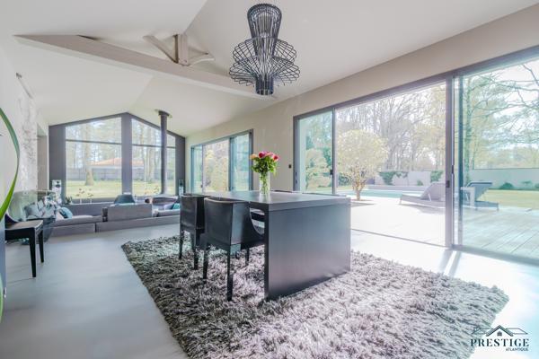 BASSE-GOULAINE - VILLA D'ARCHITECTE DE 344M2 HABITABLES - PISCINE ET TERRAIN DE 2826 M2