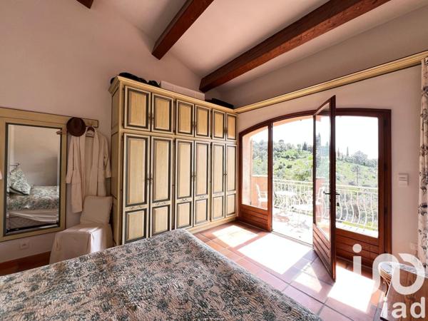 Maison traditionnelle 5 pièces de 145 m² à La Londe-les-Maures (83250)