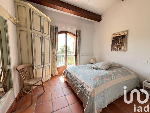 Maison traditionnelle 5 pièces de 145 m² à La Londe-les-Maures (83250)