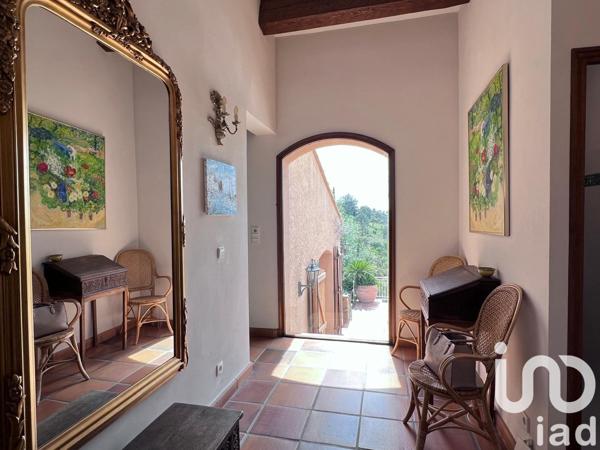 Maison traditionnelle 5 pièces de 145 m² à La Londe-les-Maures (83250)