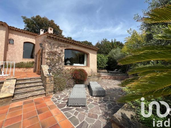 Maison traditionnelle 5 pièces de 145 m² à La Londe-les-Maures (83250)