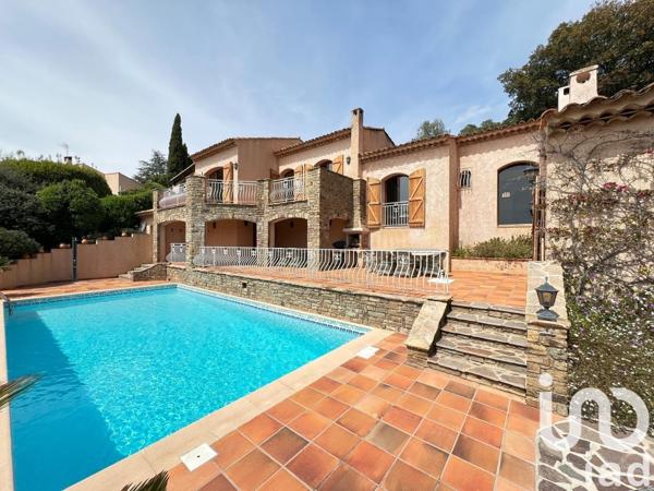 Maison traditionnelle 5 pièces de 145 m² à La Londe-les-Maures (83250)