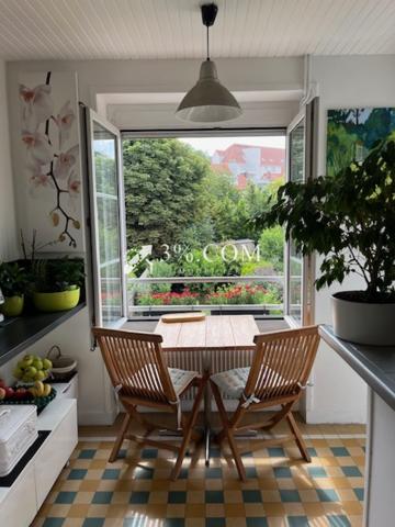 Appartement
                                                                                                                                                                                                                                                                                                                        4 pièce(s)                                                                                                                                                                                                          3 chambre(s)                                                                                                                                                                                                          109.2  m²
