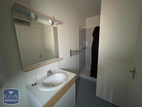 Appartement à louer 2 pièces 32.6m² Carpentras (84200)