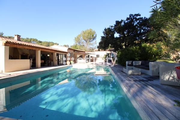 Maison 8 pièces - 238 m² Exclusivité efficity