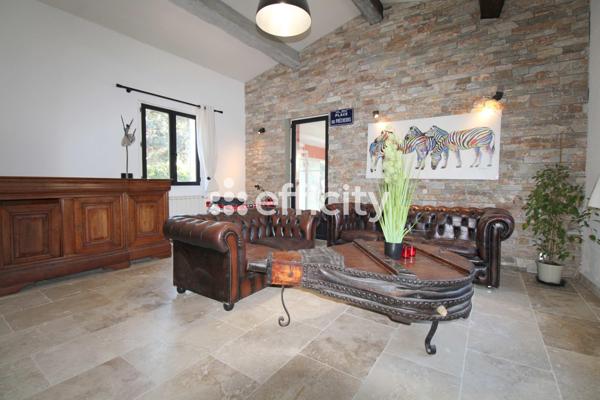 Maison 8 pièces - 238 m² Exclusivité efficity