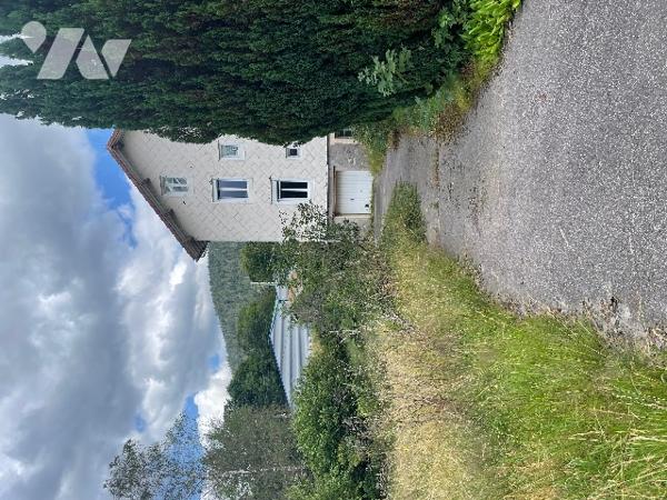 1/UN IMMEUBLE D'HABITATION A RENOVER POUR 6 LOGEMENTS ET 
2/UN LOT DE TERRAIN A BATIR