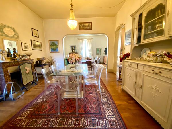 POITIERS, quartier Chilvert, Maison de charme avec dépendance, garage double, T2 loué et Piscine