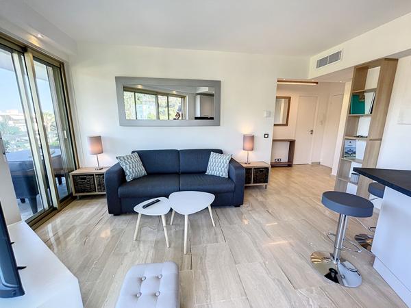 Cannes, Basse-Californie, Appartement de 2 pièces de 32.49 m2 cave et parking, résidence sécurisée