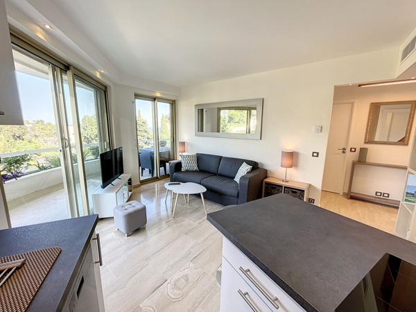 Cannes, Basse-Californie, Appartement de 2 pièces de 32.49 m2 cave et parking, résidence sécurisée