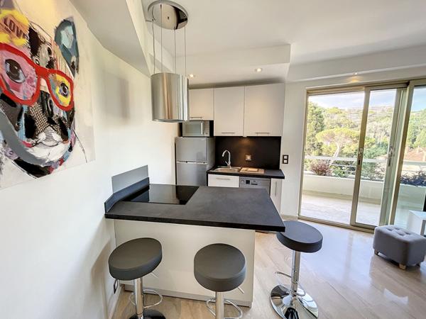 Cannes, Basse-Californie, Appartement de 2 pièces de 32.49 m2 cave et parking, résidence sécurisée